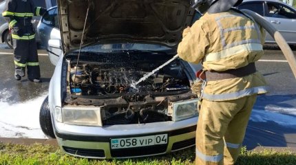 Ақтөбе қаласында жеңіл автокөлік өртенді