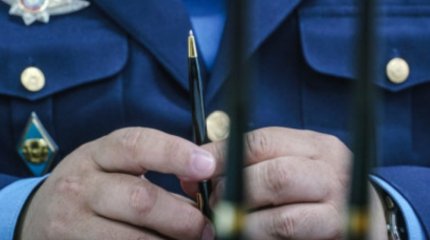 Шымкентте анасына қол көтерген подполковник қызметінен қуылды