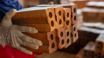 Астанада ер адамның басына кірпіш құлап, мерт болды