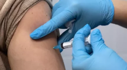 Вакцина жаңа туған нәрестелер үшін қауіпті деген жалған ақпарат тарады