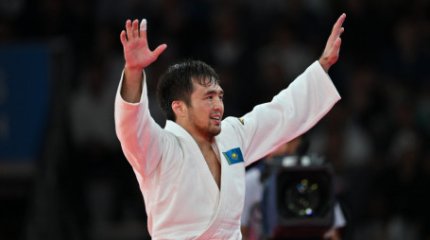 "Әр жылқының құны - 1 млн". Ақтөбелік кәсіпкер Елдос Сметовке 100 жылқы сыйлады