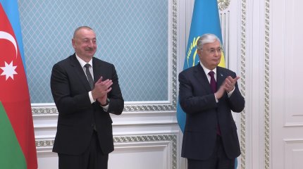 "Работаем в режиме одной команды": Токаев встретился с Ильхамом Алиевым