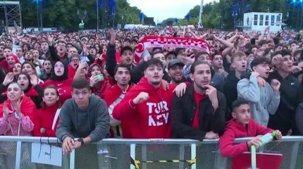 Евро-2024: до боли в горле турецкие болельщики радуются за победу Сборной над Австрией