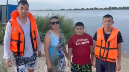 12-летнего ребенка едва не унесло течением в области Абай