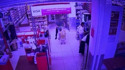 Подсолнечное масло на 70 тысяч тенге украл житель Астаны в супермаркете