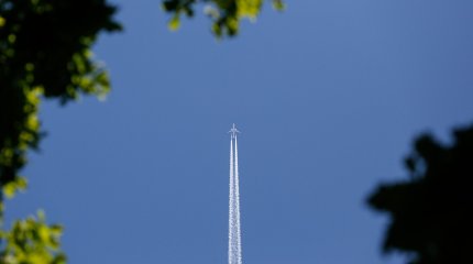 Бозумбаев поручил увеличить количество рейсов из Уральска и Атырау