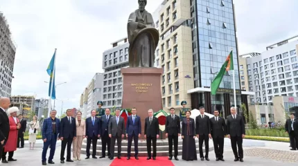 Астанада түркімен ақынына ескерткіш ашылды