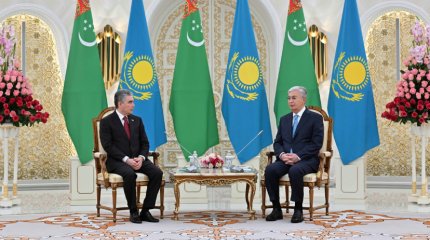 Казахско-туркменские отношения развиваются по восходящей, - Токаев