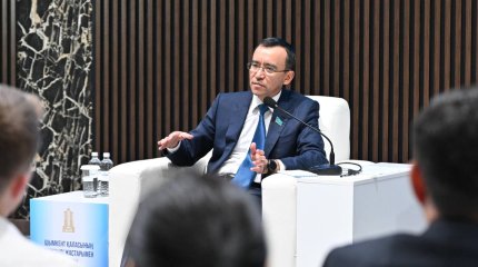 Маулен Ашимбаев: «Мы тратим в 2 раза больше, чем зарабатываем»