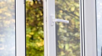 Шымкентте 4 жасар бала терезеден құлап кетті