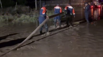 Людей эвакуируют в Жанатасе из-за подтоплений дождевой водой