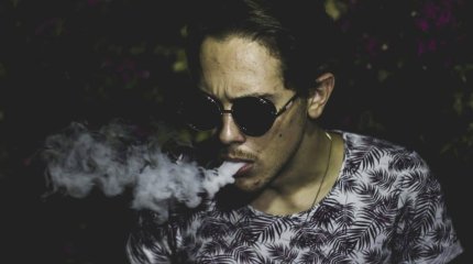 Сочетание сигарет и вейпов вчетверо повысило риск рака легких, - исследование