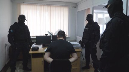 Держали взаперти и пытали шокером: группу вымогателей осудили в Петропавловске