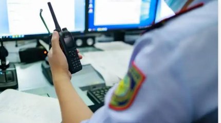 Көшеде күйеуінен таяқ жеген алматылық әйелді куәгерлер құтқарып қалды