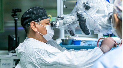 Елордалық дәрігерлер үш жастағы қыздың миынан үлкен ісікті алып тастады