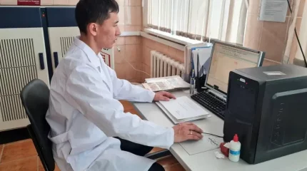 Қазақ ғалымы топырақты тоздырмайтын гель жасап жатыр