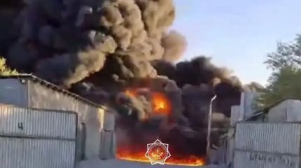 Шымкентте құрылыс материалдары мен дизель отыны өртенді