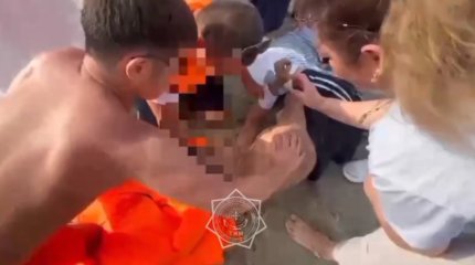 Мужчину спасли в Каспийском море