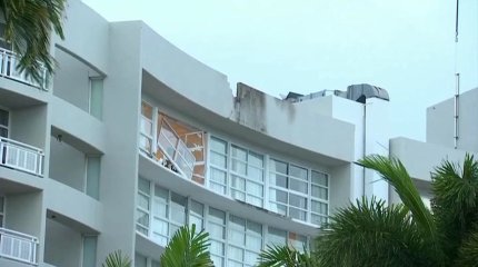 Вертолет врезался в здание отеля в Австралии