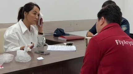 "Көзімнің тұсын жырып, қабағым жарылды": Ләйлә Сұлтанқызы ұшақта оқыс оқиғаға тап болды