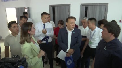 На очереди в центре оказания специальных социальных услуг жалуются жители Шымкента