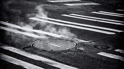 Двое рабочих отравились метаном в канализации в Актюбинской области