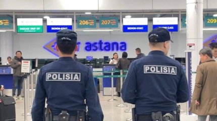 Алматы-Сочи әуе рейсінде шу шығарып, дөрекі сөздер айтқан мас әйел ұсталды