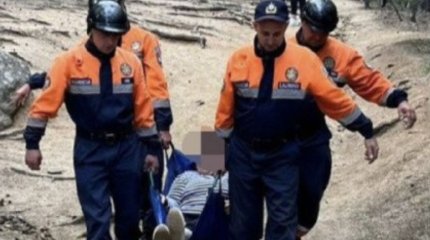 Бурабайда құтқарушылар жарақат алған әйелді эвакуациялады