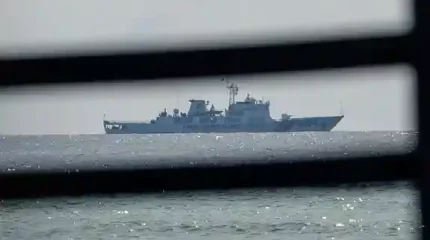 Китайские и филиппинские корабли "столкнулись" на спорных морских территориях