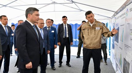 Премьер-министр проверил работу перевалочных терминалов и таможенного поста на границе с Китаем