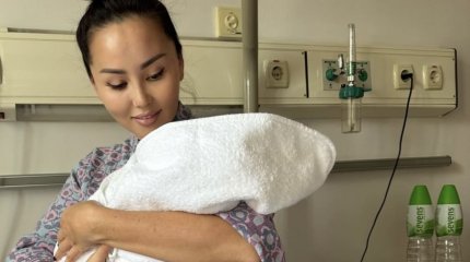 Баян Алагузова сообщила о рождении еще одной дочери