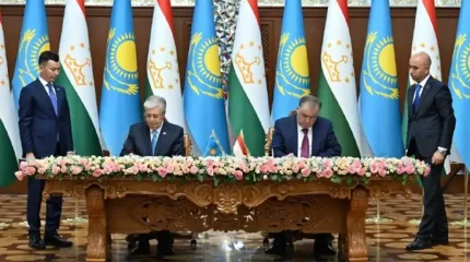 Токаев и Рахмон подписали Договор о союзнических отношениях