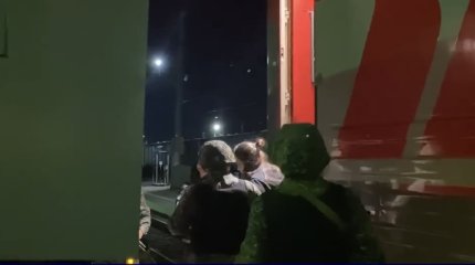 Оформляла кредиты на клиентов без их ведома: подозреваемую в мошенничестве доставили в Казахстан из России