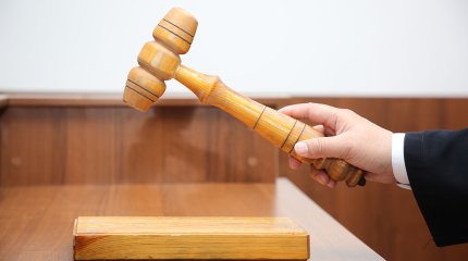 Студентті соққыға жыққан халық әртісі сотталды