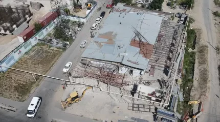 В Алматы начался снос крупной автомойки по решению суда