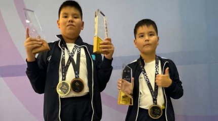 "Семейное" золото: два брата из Казахстана выиграли чемпионат по шахматам в Узбекистане