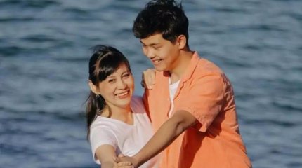 “Күтеміз, Садр!“ Sadraddin шетелде бейнебаян түсіріп жатыр