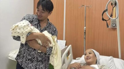 “Меломен“ тобының әншісі Қайрат Мырзаханов бесінші рет әке атанды