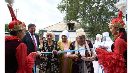 В селах области Жетісу ко Дню Конституции ввели 14 соцобъектов, порядка 90 семей справили новоселье