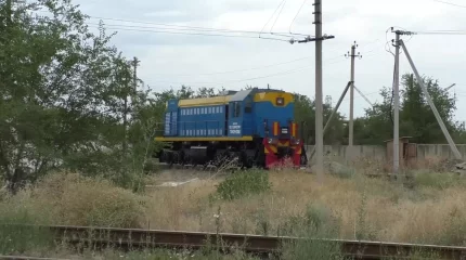 Кімді жерлегенімді білмеймін: локомотив басып кеткен ер адамның мәйітін туыстарына көрсетпеген