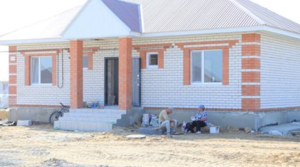 Ключи от 117 домов вручили пострадавшим от паводков в Актюбинской области