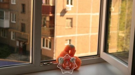6 жастағы бала төртінші қабаттың терезесінен құлады