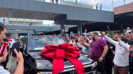 Внедорожник в подарок: как встретили олимпийцев Сметова и Кыргызбаева на родине (ВИДЕО)