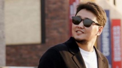 "Өте ауыр сұрақ". Жахан Отарғалиев мектеп оқушыларымен кездесуде күтпеген жағдайға тап болды