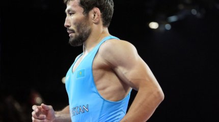 Казахстанский борец вышел в четвертьфинал Олимпиады в Париже