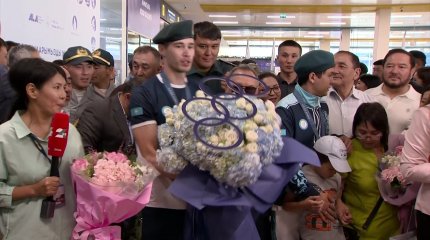 Курбанова и Кыргызбаева встретили в аэропорту Алматы