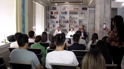 Алматыда Абай Құнанбайұлының ұрпағының қатысуымен «Абай күні» атап өтілді