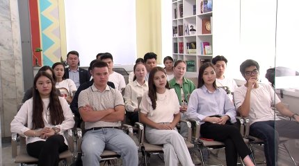 Молодежь Алматы встретилась с прямыми потомками великого поэта Абая Кунанбаева