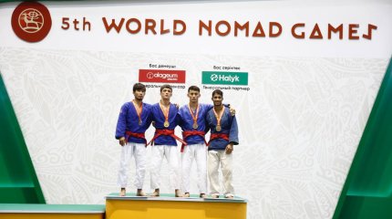 Казахстанские спортсмены выиграли в кураше 13 наград