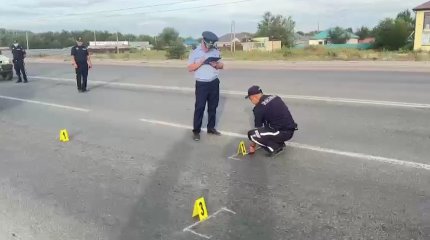 Ақтөбеде анасы мен баласын көлік қағып кетті